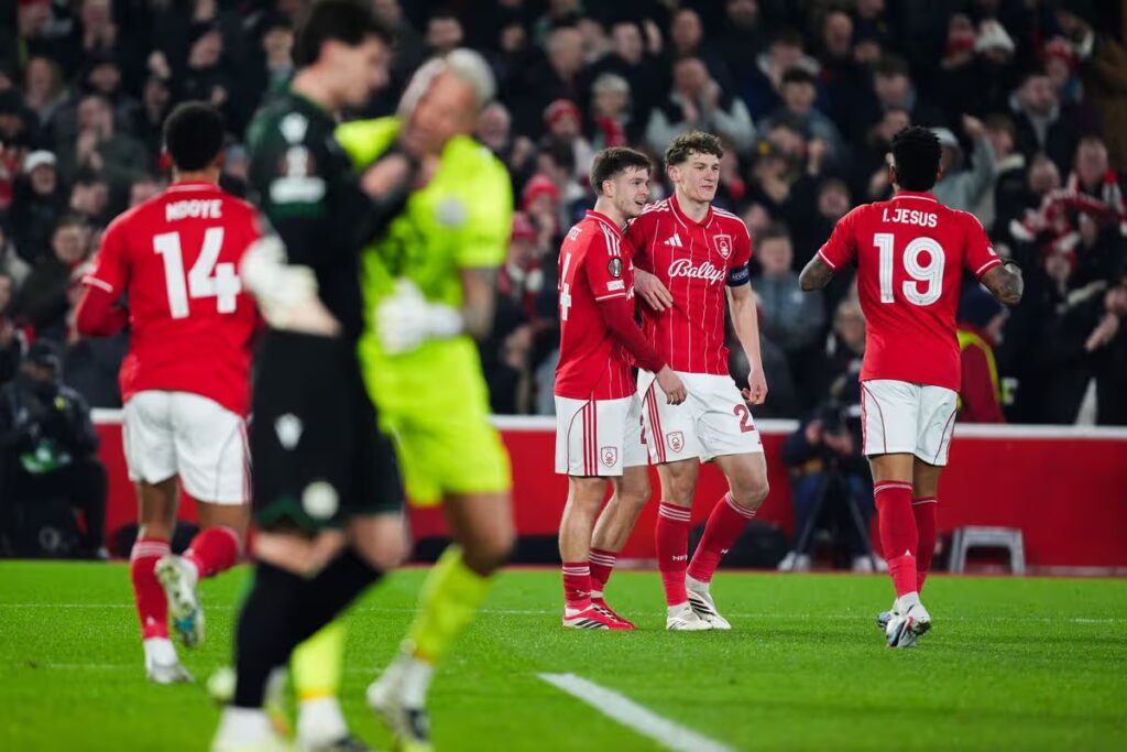 0_Ryan-Yates-centre-celebrates-with-James-McAtee-left-and-Igor-Jesus-as-Nottingham-Forest-take-the-lead-against-1024x683 Ten-man Nottingham Forest battle to earn crucial point against Crystal Palace