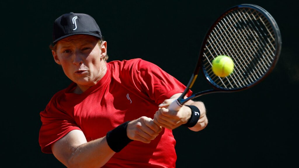 20250913-160809-l_crop001-1024x576 Elmer Moller handed harsh clay-court lesson by ruthless Cerundolo in Santiago