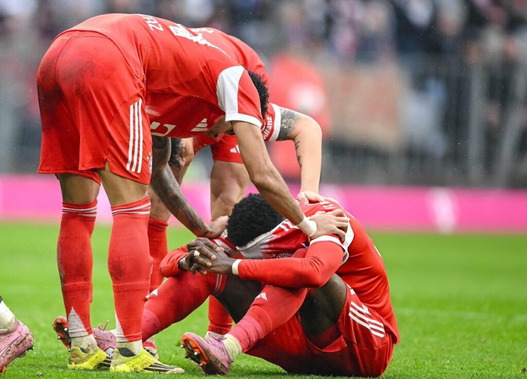 HBsX7p9XIAAR1-x-1024x738 FC Bayern Munich confirm Alphonso Davies picked up muscle injury in win over Eintracht Frankfurt