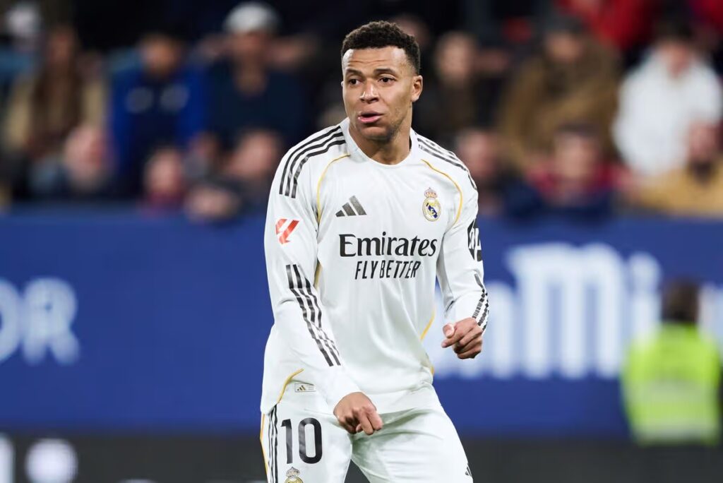 0_Kylian-Mbappe-1024x684 Real Madrid star Kylian Mbappé in Paris for knee sprain treatment