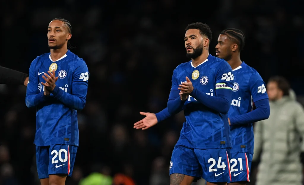 Chelsea_players_applaud_fans-1024x624 Newcastle win at Stamford Bridge to leave Chelsea with one victory in five