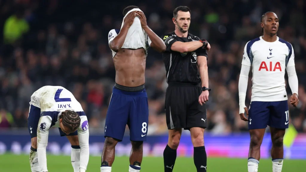 GettyImages-2264992359.jpg-1024x576 10-man Tottenham lose to Crystal Palace and remain just one point above the relegation zone