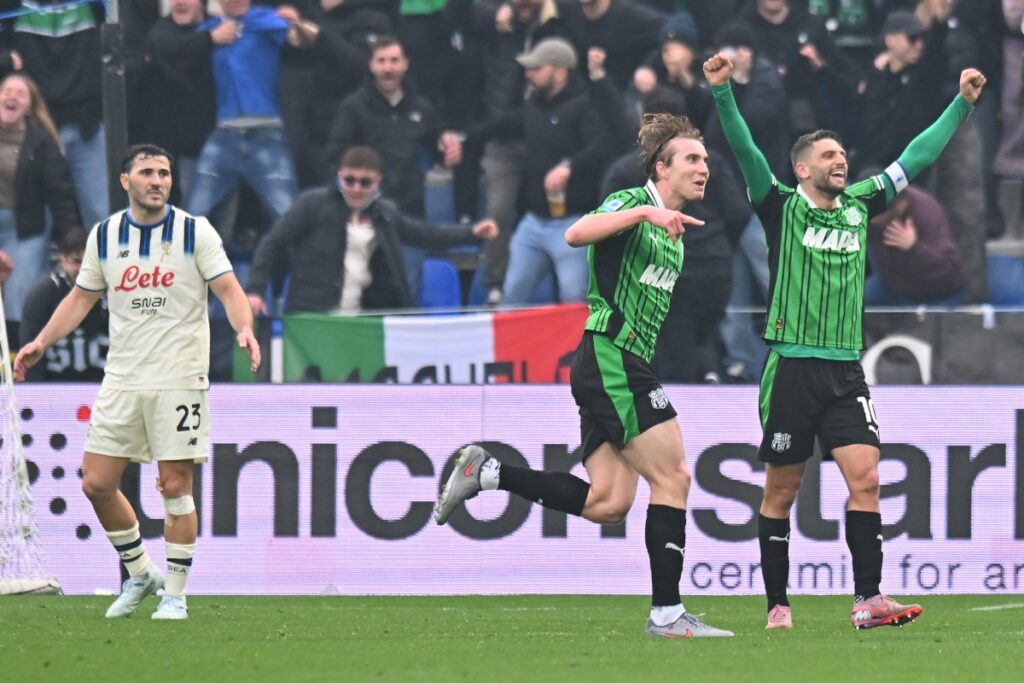 HCVkshxaoAA7_i5-1024x683 Atalanta slip in top-six race after costly defeat to 10-man Sassuolo