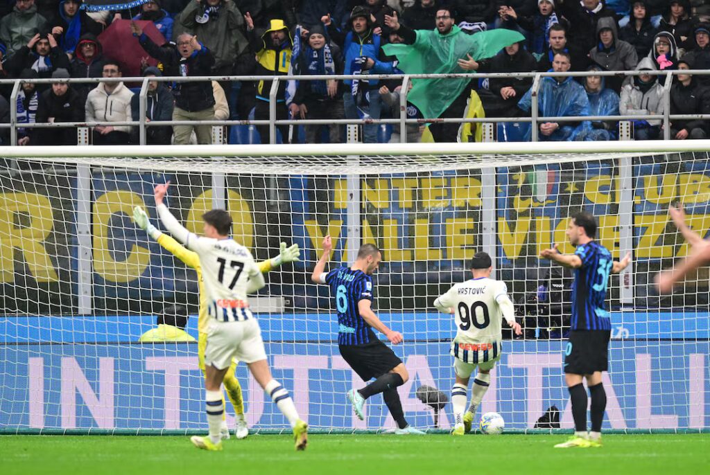 RGOVWQ3VSRMRPDXO46DXJ4ZNJE-1-1024x686 Inter held by Atalanta as stuttering title charge continues
