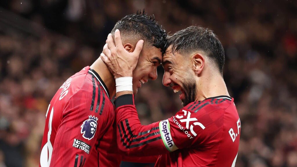 bruno-fernandes-casemiro-scaled-e1758393559639-1024x577 Fernandes and Casemiro Shine in Premier League Team of the Week.