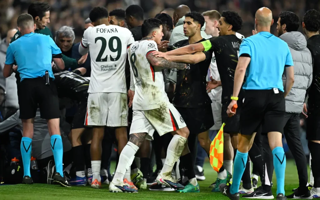 cb9eb118-psg-chelsea-12032026-1024x640 Pedro Neto apologises for pushing ball boy during Champions League defeat