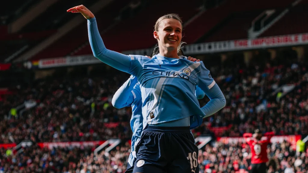kerstin-casparij-goal-cele-1024x576 Man City Thrash Man Utd with Miedema on Form, Arsenal See Off Spurs