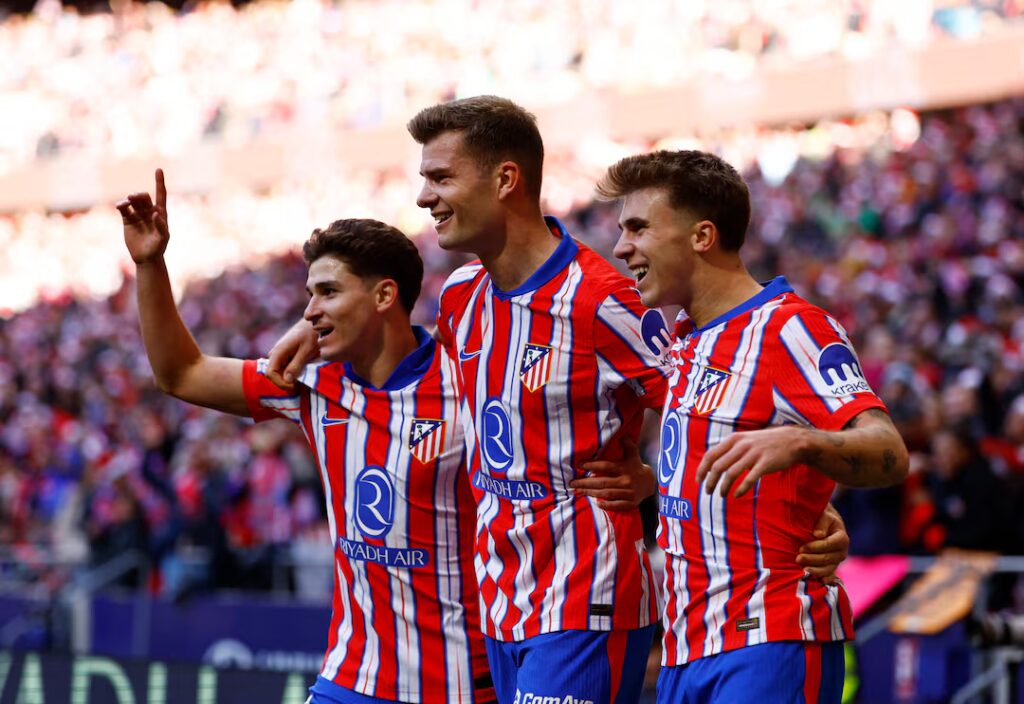 GUO3JH2TJBLRFLUTGQH5DSGESE-1024x704 Sørloth and Álvarez hand Atlético crucial edge over 10-man Barcelona