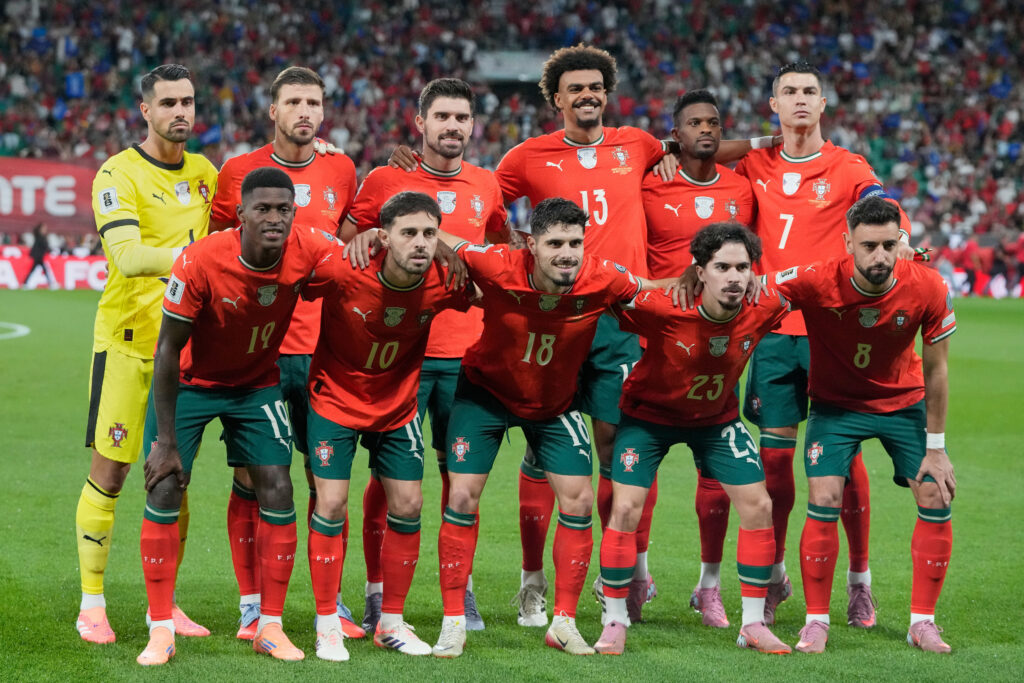 26120694327867-1024x683 A Nation chasing glory