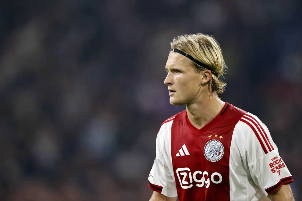 q90gautofitcontaincompressionfastw1560h920-1024x683 Ajax and Kasper Dolberg in Talks Over Midtjylland Return Deal