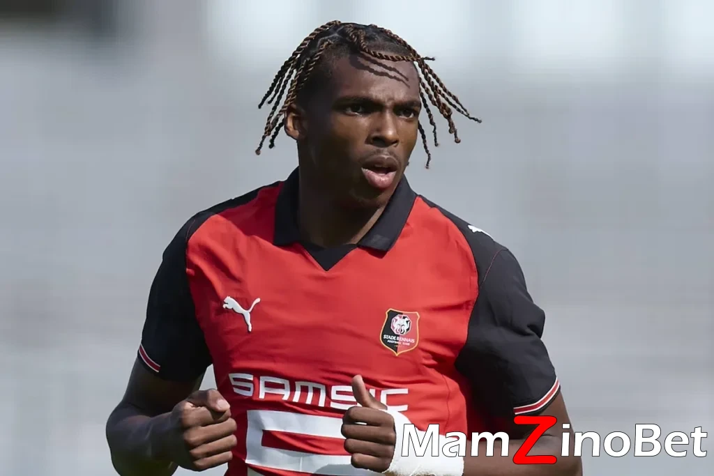 https___sportsmole-media-prod.s3.gra_.io_.cloud_.ovh_.net_uploads_2025_10_ricardo-larreina-amador-jeremy-jacquet-of-stade-rennais-fc-looks-on-during-pre-season-on-august-2-2025-68f2c5090c636231232111-1024x683 Jeremy Jacquet Joins Liverpool Ahead of the 2026-27 Season